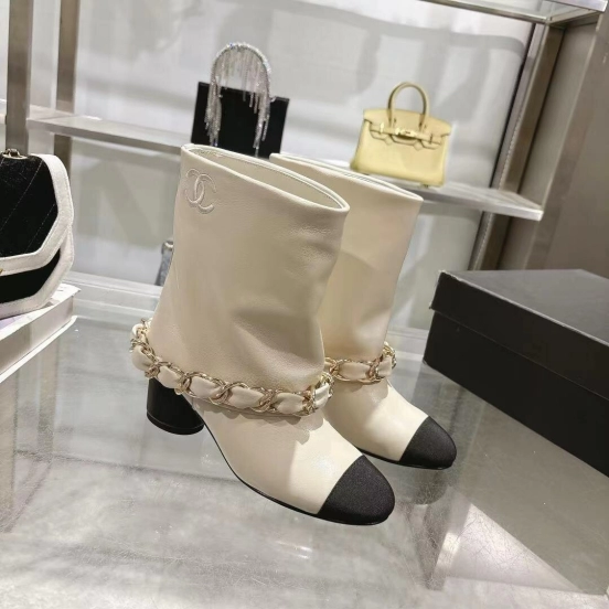 Chanel 2025 SS Runway Turn-Cuff Large Chain Block Heel Boots - LY00410