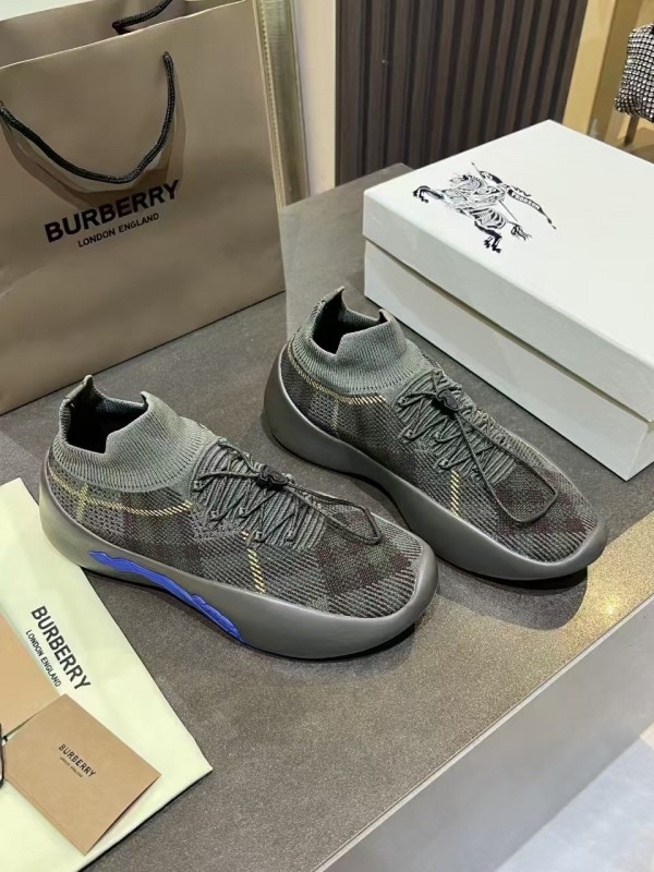 Burberry 2025 SS Italian-Made Sneakers - KFY00280