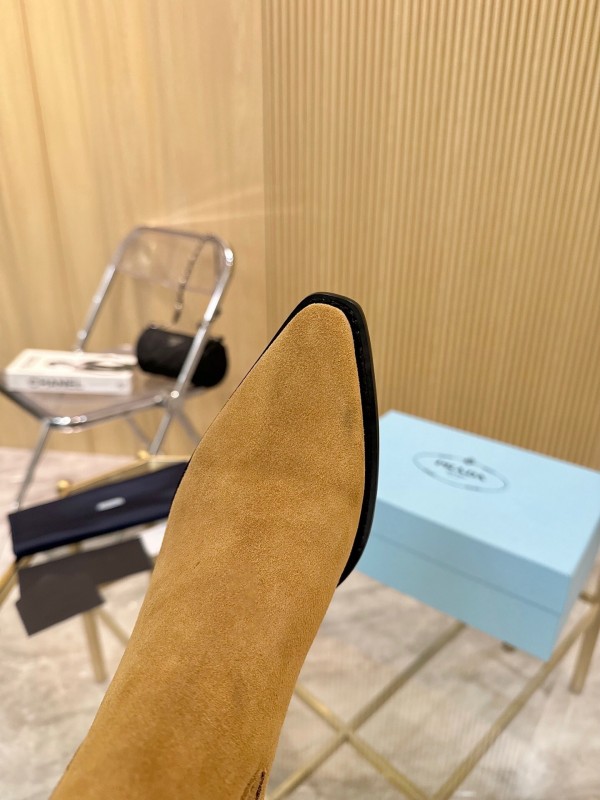 Prada Classic Pointed Toe Boots - L Y00310