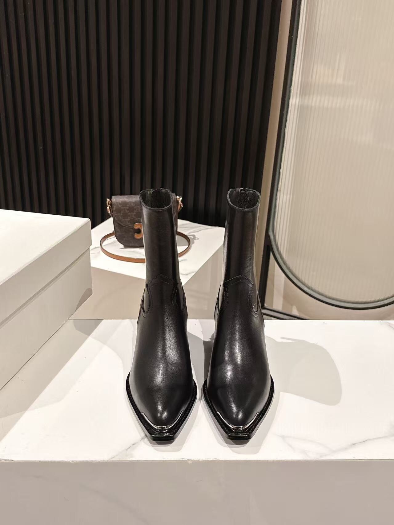 CELINE 2025/SS Fashion Boots Retro European Style - LY00410