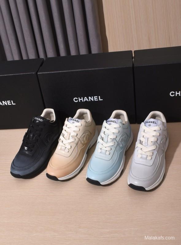 Chanel Loafers Classic Style with Gradient Logo and Platform Sole - KFY00350