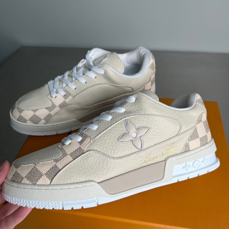 Louis Vuitton 2025 Spring/Summer Collection Luxury Sneakers with Signature Logo and Dual-Color TPU Outsole - YC