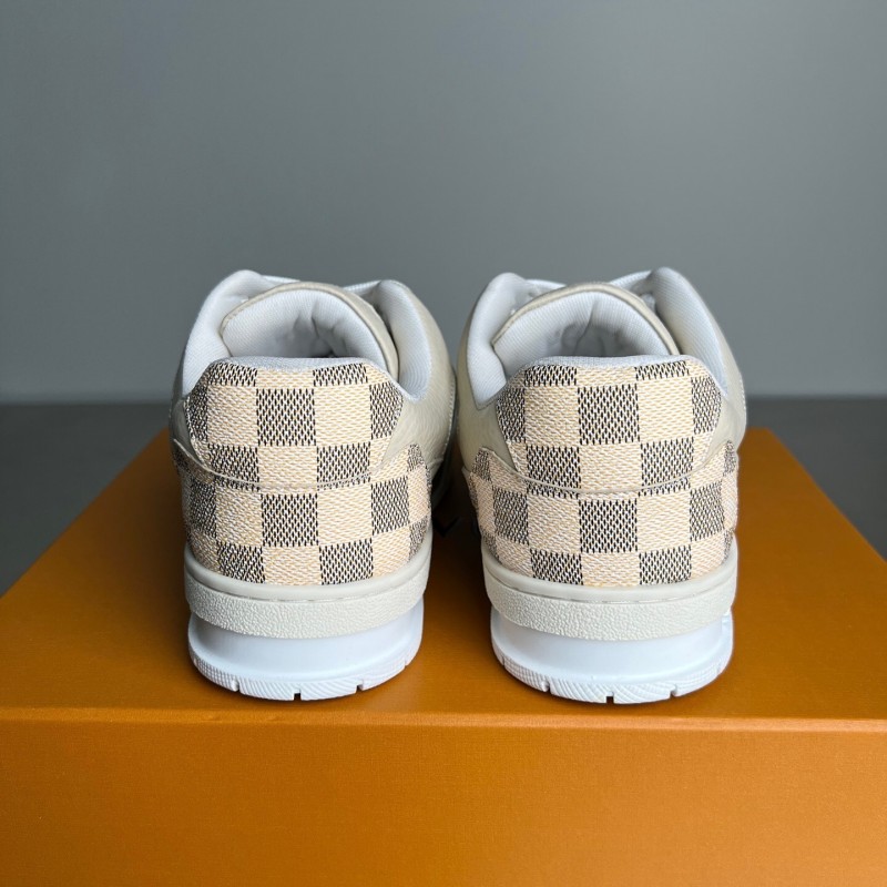 Louis Vuitton 2025 Spring/Summer Collection Luxury Sneakers with Signature Logo and Dual-Color TPU Outsole - YC
