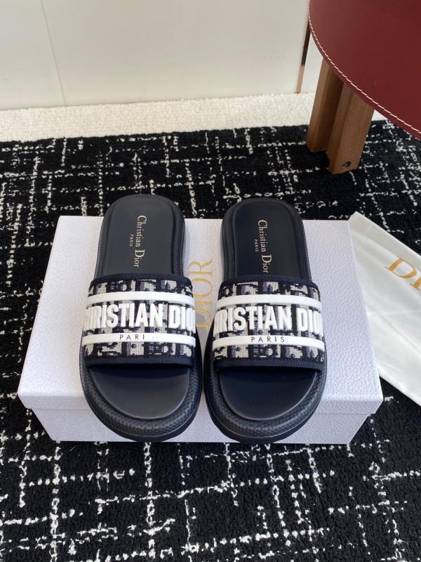 Dior Spring Summer 2025 Latest Ultra-Light Foam Sole Beach Sandals - KFY00260