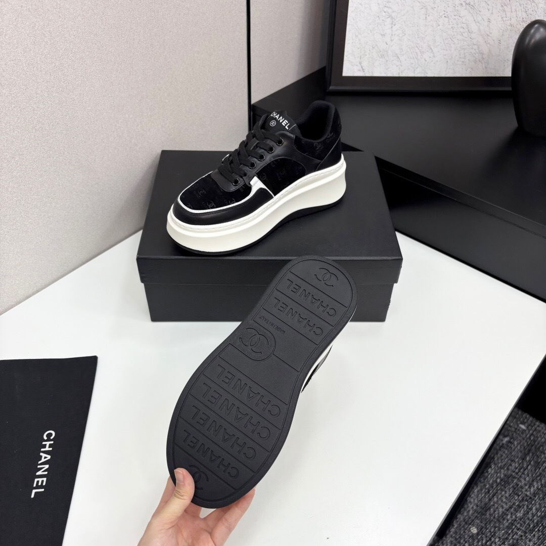 Chanel 2025 SS Panda Casual Sneakers - LY00340