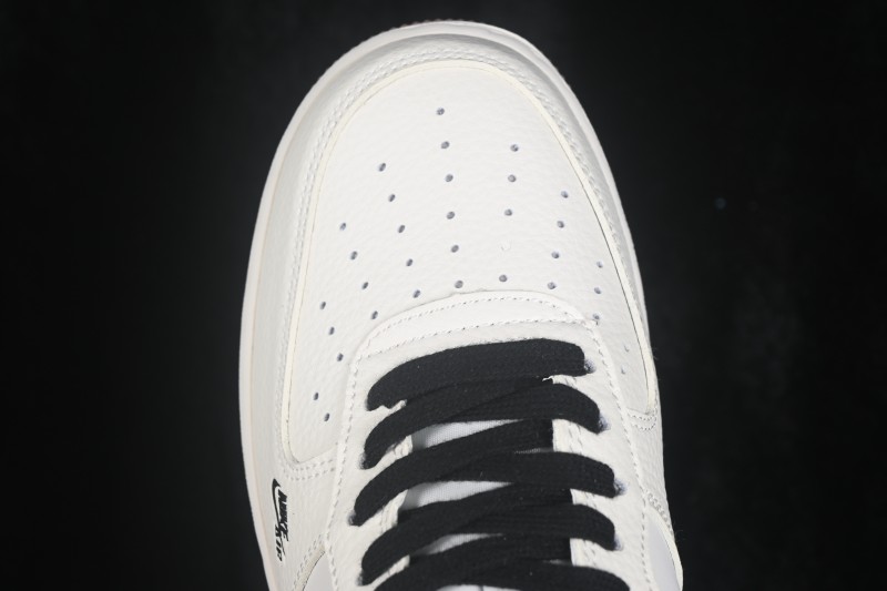 Nike Air Force 1 '07 Low Low-Top Casual Sneakers - DN9688-121